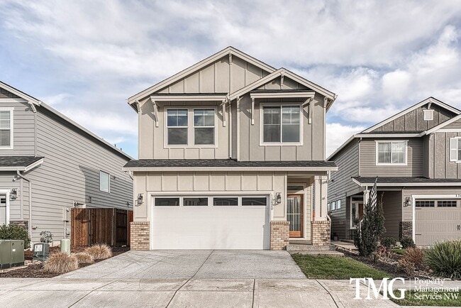 Building Photo - Newer Brush Prairie Home in Greenbelt Setting!