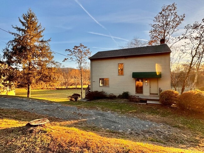 Photo - 2442 Red Hill Rd Unit 2442 Red Hill Road