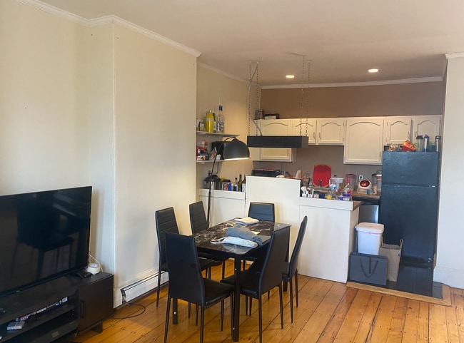 Building Photo - 519 Massachusetts Ave Unit 4