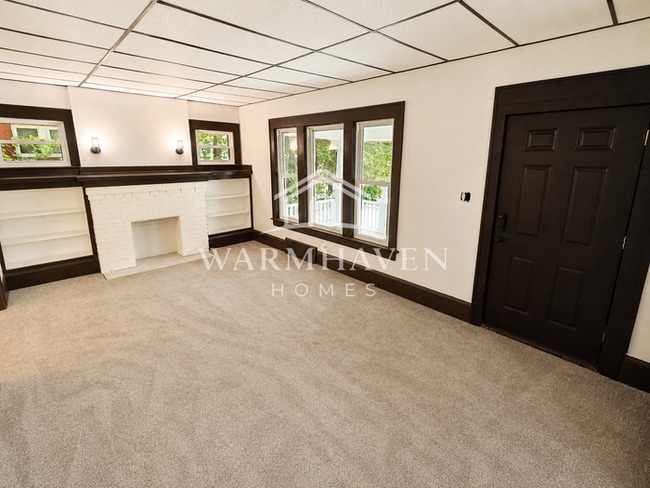1007 Delia Ave