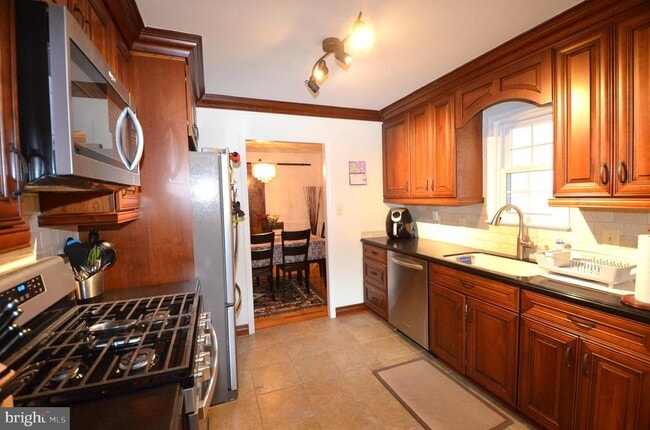 Photo - 6901 Stoneybrooke Ln