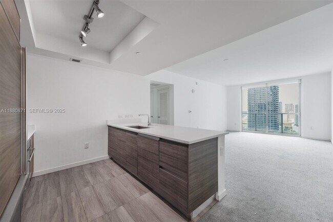 Photo - 1100 S Miami Ave Unidad 3207