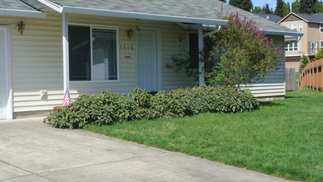 Photo - 7415 NE 64th Cir