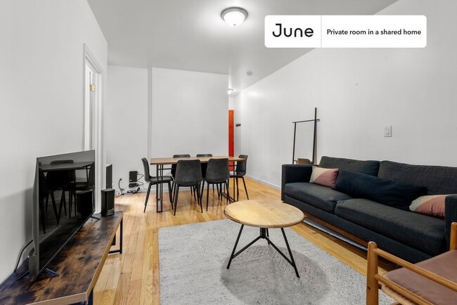 Room in Shared 3 bed/1 bath home in Chinatown