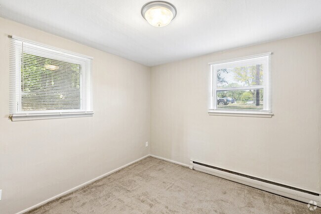 1BR, 1BA - 900SF - Bedroom