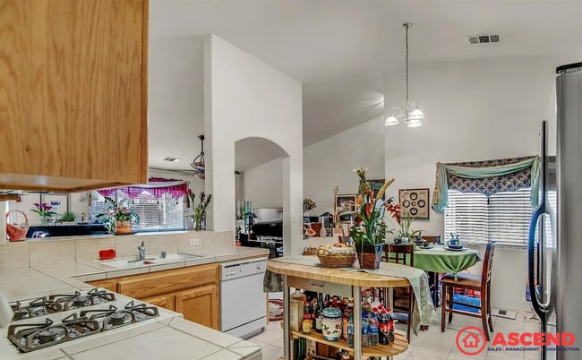 Photo - Beautiful 3BD/2BA Home in SW Bakersfield — Fireplace, Landscaping Included & Lovely Backyard!