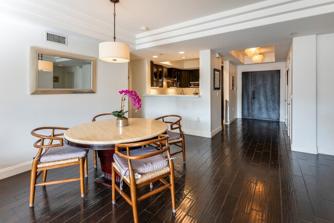 Photo - 12020 Guerin St Unidad 303