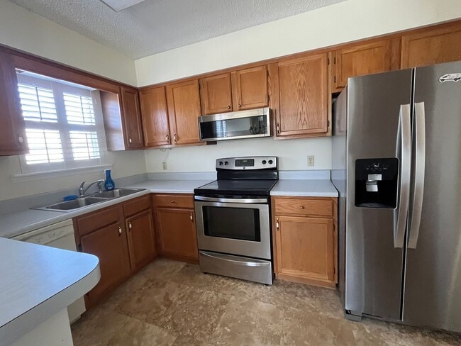 Photo - Bright and airy 2 Bedroom, 2 Bath home in Tara Trace Community