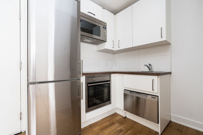 Photo - 56 Maitland Street Unit 102