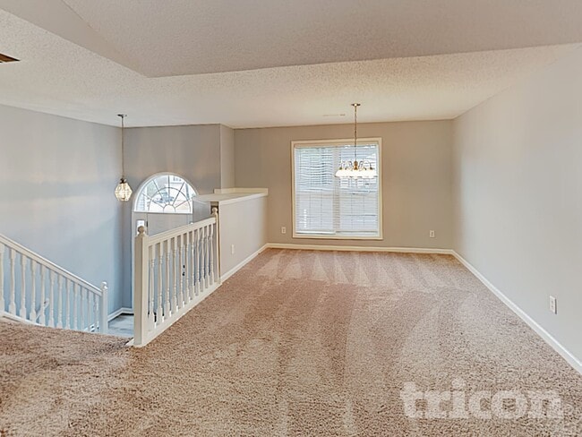 Photo - 227 Cheyenne Way