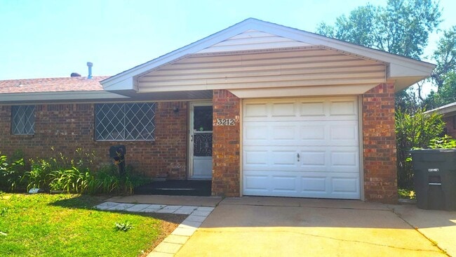 Photo - 3 Bed 1 Bath 1 Car Garage in the Leonhardts Oak Ridge Addition in Del City