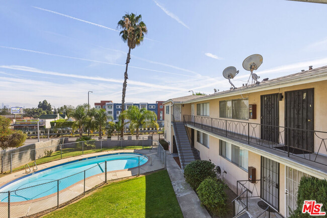 Photo - 5117 Crenshaw Blvd Unidad 7