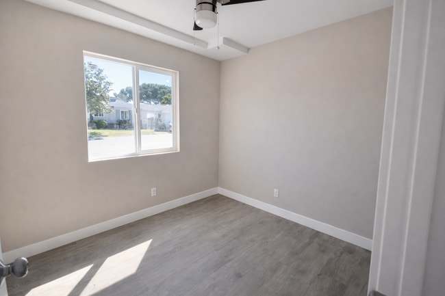 Photo - 3 Bed / 1 Bath – Prime Rockford Dr Location (Walk to Campus!) Unit 5056 Rockford Dr.