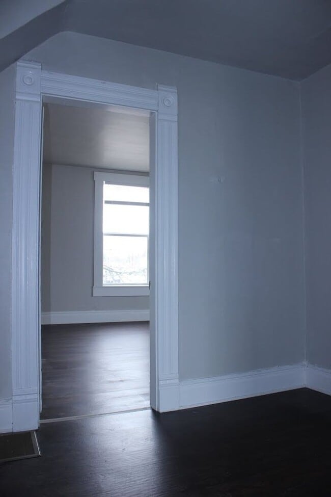 Photo - 3 bed 1 bath near Campus - Immediate move in Unit 1507 1/2