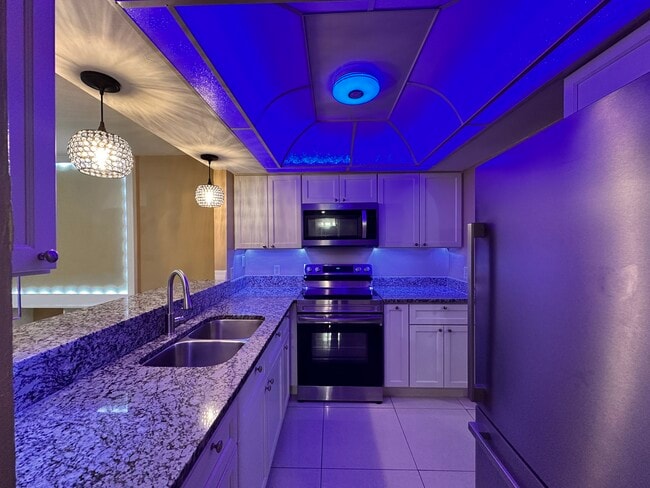 Photo - 4302 Santa Barbara Blvd Unidad 10