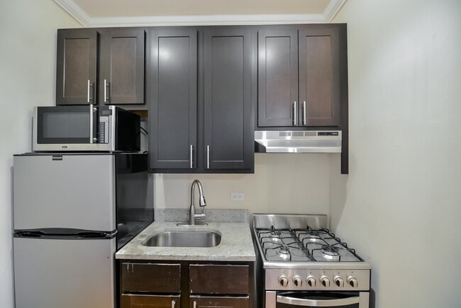 4636 N Paulina St Unit J08P