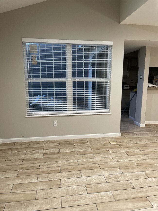 Photo - 10315 Sommerville Ave