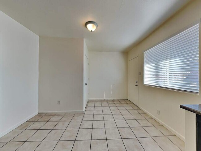 Photo - 2707 N 27th St