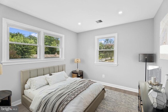 Photo - 5822 Brookview Dr