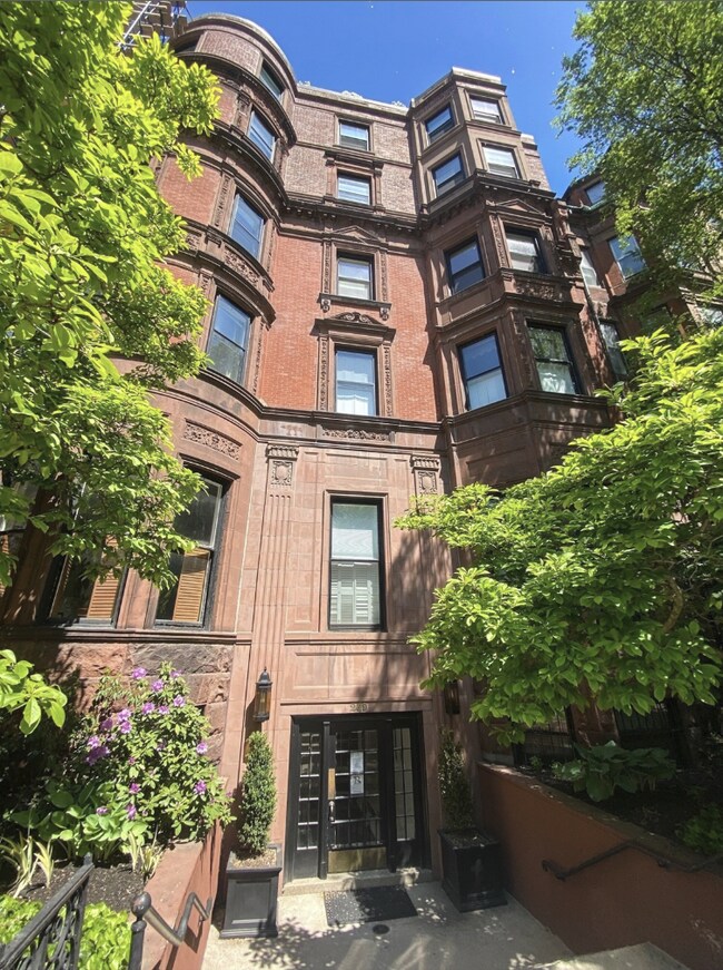 Building Photo - 239 Commonwealth Ave Unit 12 Rental