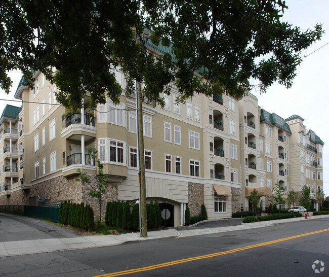 Photo - Wellington Greene