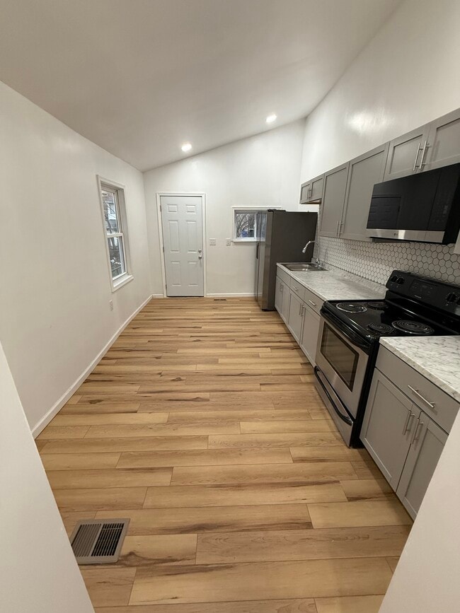 Photo - 241 Franklin Way