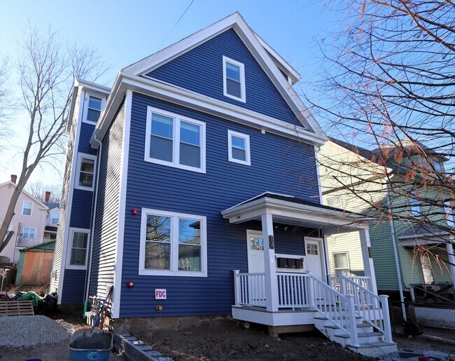 Building Photo - 14-16-16 Harriet St Unit 2