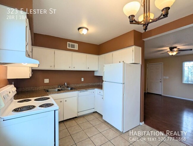 Photo - 323 E Lester St House