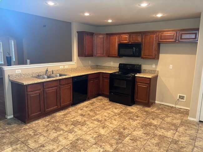 Photo - 630 Saddlehorn Dr