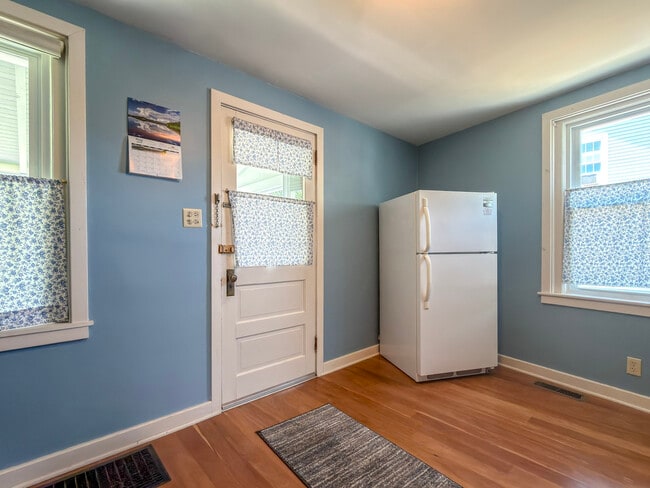 Photo - 18 W Fulton St