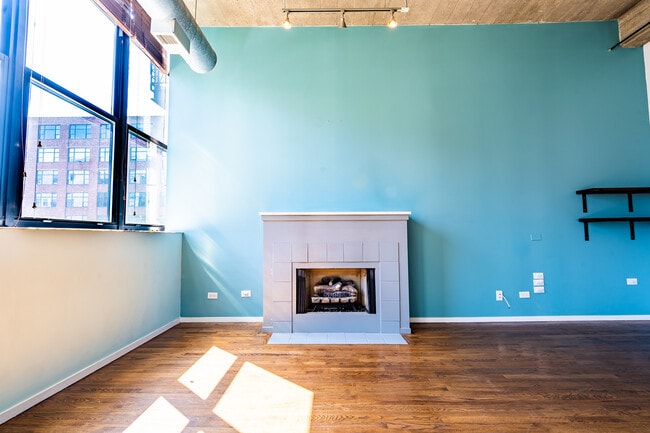 Photo - 843 W Adams St Unit 406