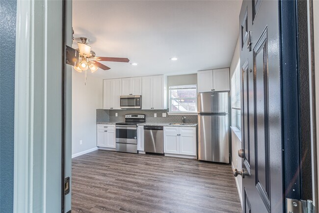 Photo - 3102 Wentworth St Unit 04