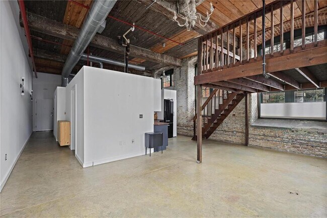 Photo - 170 Boulevard SE Unit H128