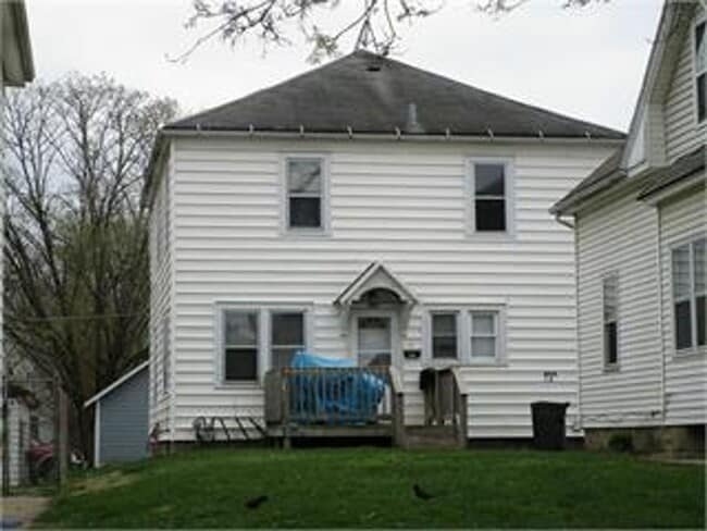 Building Photo - 1021 W 5th St Unit 1021 1/2 W 5th St. - Apt 1