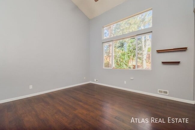 Photo - 7056 McEwan St