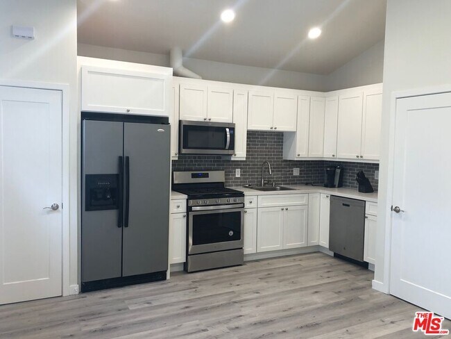 Photo - 6140 W 74th St