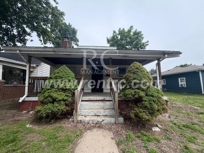 Building Photo - 625.5 Commercial-