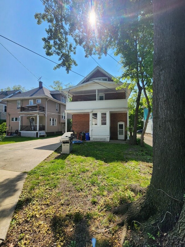 Photo - 2569 Cheshire Rd Unit Up