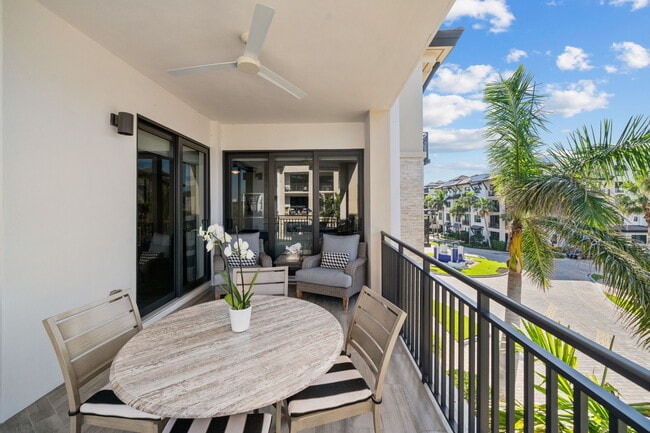 Photo - 1035 3rd Ave S Unidad 312