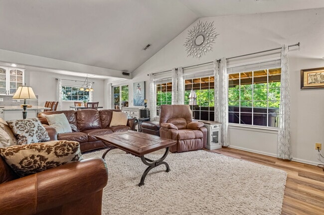 Open concept living with vaulted ceilings - 2971 Mumbarto Ave Unit M