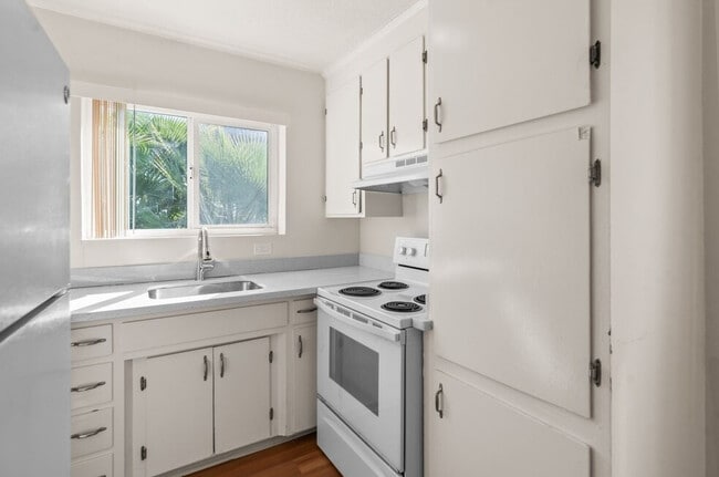 Country Club Garden Apartments