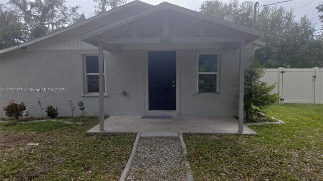 Building Photo - 1601 E Annona Ave Rental