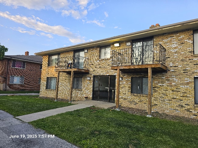 Photo - 4231 N 104th St Unidad 5