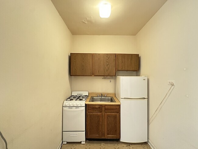 Photo - 1034 W George St Unit 601