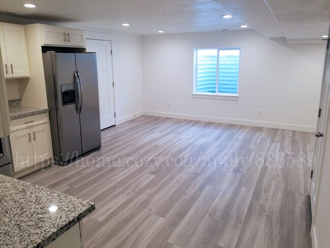 Photo - 115 N 410 E St