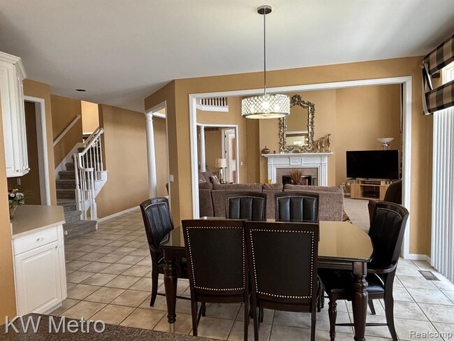 Photo - 6545 Chelsea Bridge