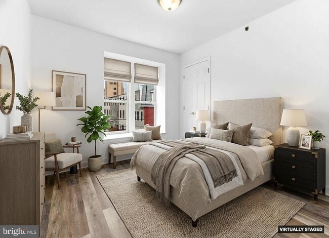 Photo - 576 Washington St