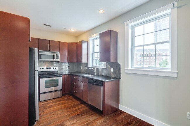 Photo - 2633 Catharine St Unit B
