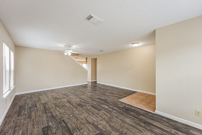 Photo - 5902 Encanto Point Dr