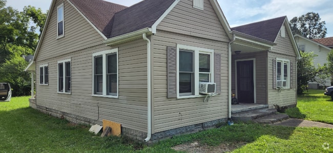 Building Photo - 504 Oak Dr Rental